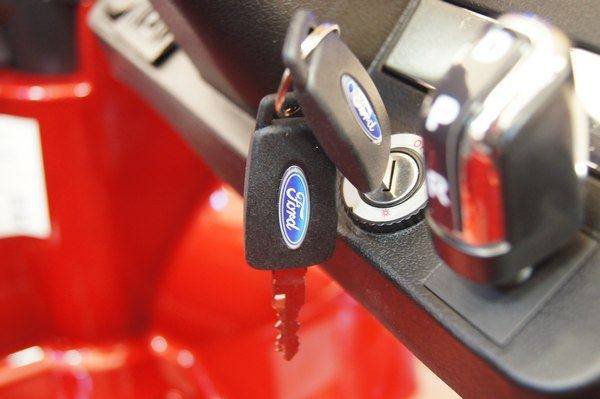 Детский джип NEW FORD RANGER 4WD (ЛИЦЕНЗИОННАЯ МОДЕЛЬ) с дистанционным управлением