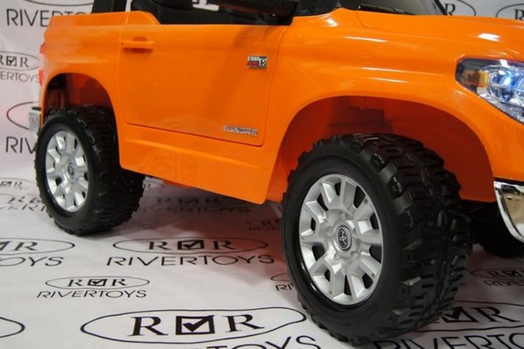 Лицензионная модель TOYOTA TUNDRA MINI JJ2266 с дистанционным управлением