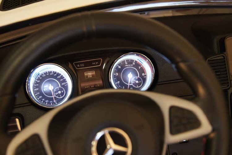 Полноприводный двухместный электромобиль MERCEDES-BENZ GLS63-AMG на резиновых колесах