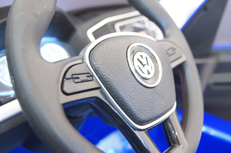 Детский двухместный электромобиль VOLKSWAGEN AMAROK M999MM (ЛИЦЕНЗИОННАЯ МОДЕЛЬ) полноприводный
